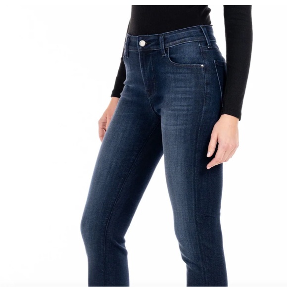 Fidelity - Picture 1 of 10